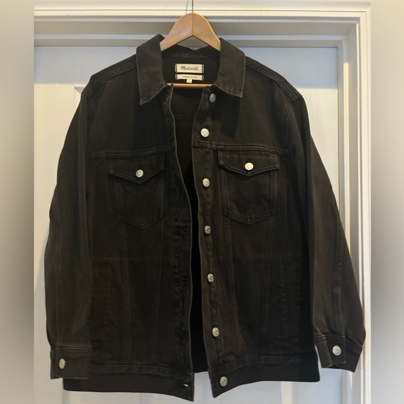 Madewell Oversized Trucker Jean Jacket in Washed Black - Picture 4 of 7